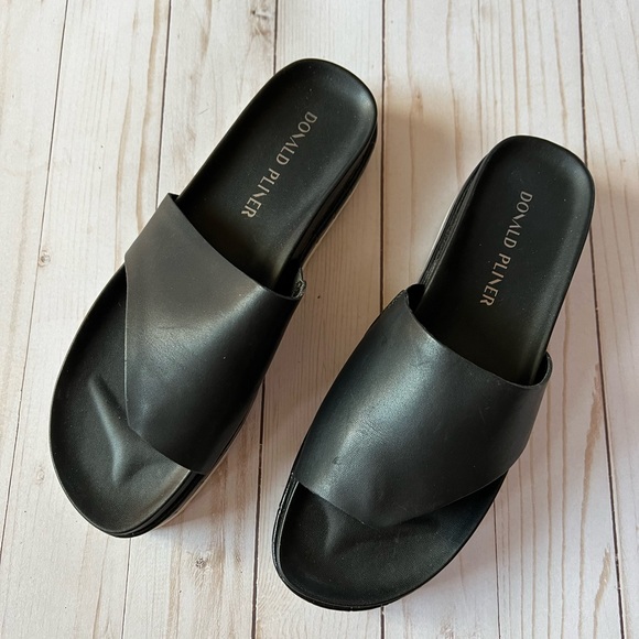 Donald J. Pliner Shoes - Donald Pliner Sandals